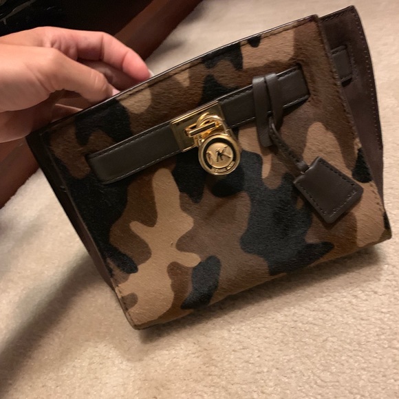MK camo and gold cross body - Picture 1 of 4